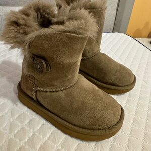 Ugg Bailey Button boots